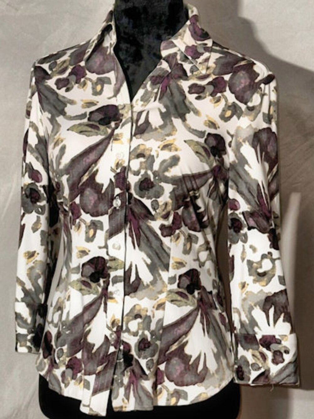 Essentials by Milano Tailored Blouse, Small,